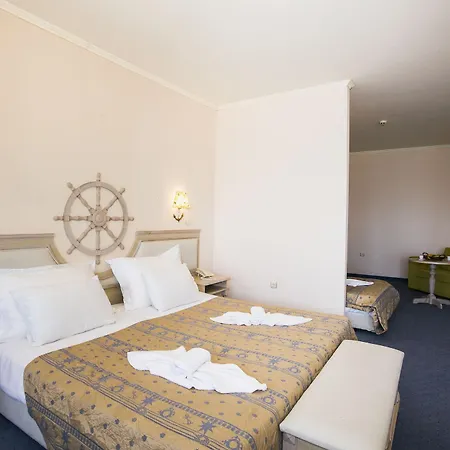 Royal Park 4* Елените