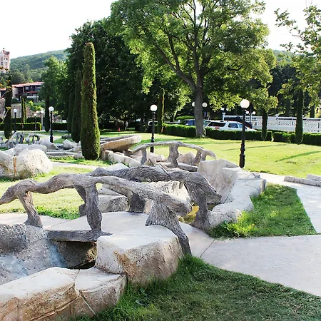 Курортный комплекс Royal Park Елените