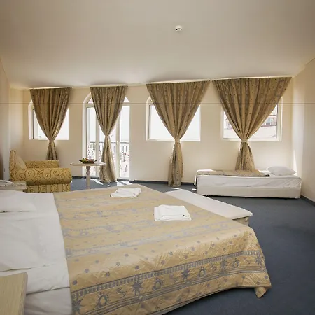 Здравен курорт Royal Park 4*