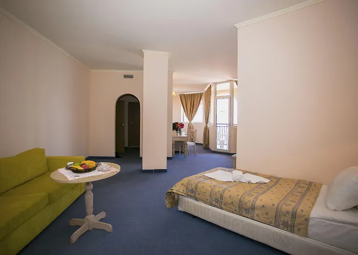 Royal Park 4* Elenite