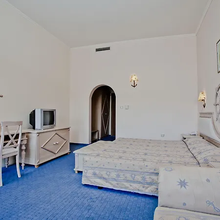 Üdülőközpont Royal Park 4*