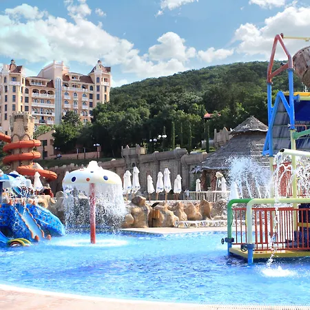 Royal Park אתר נופש 4*