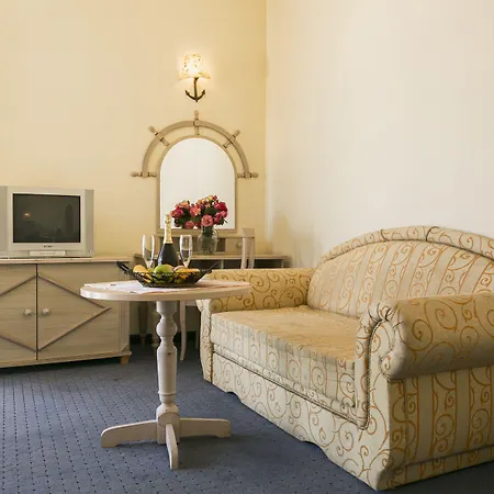 Üdülőközpont Royal Park 4*